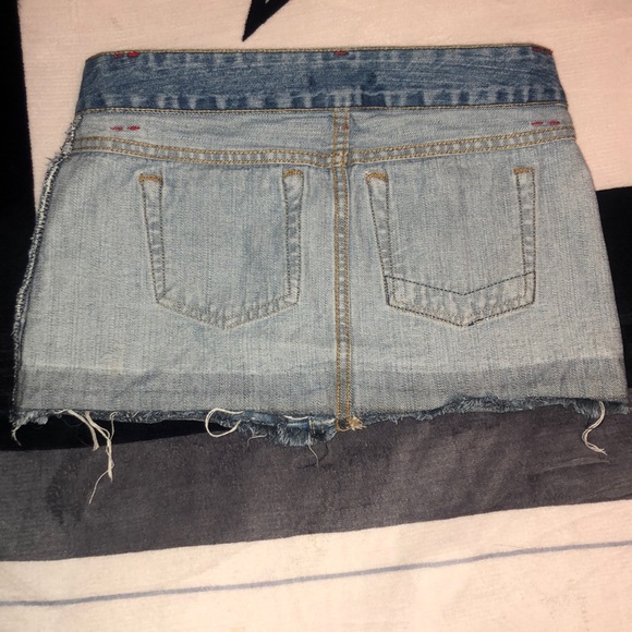 Small Floral Jean Skirt. - Picture 6 of 6